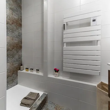 Le Helder - Elegant A Proximite Des Thermes アパート *